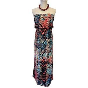 Maxi tribal print polyester dress. Size S